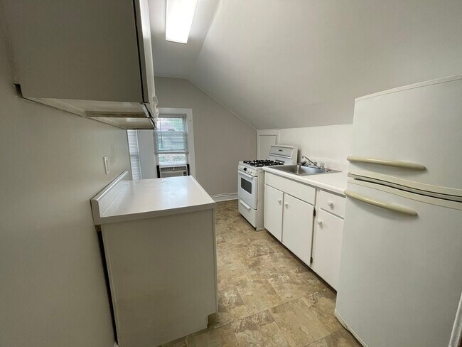 Building Photo - 544 Arlington Ave