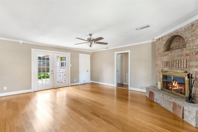 Foto del edificio - 2198 N Winfree St