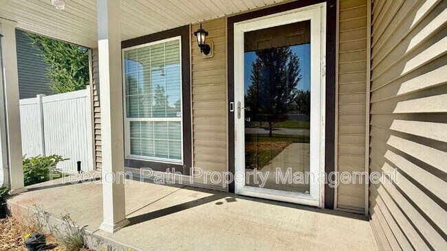 Building Photo - 3783 Pandion Dr