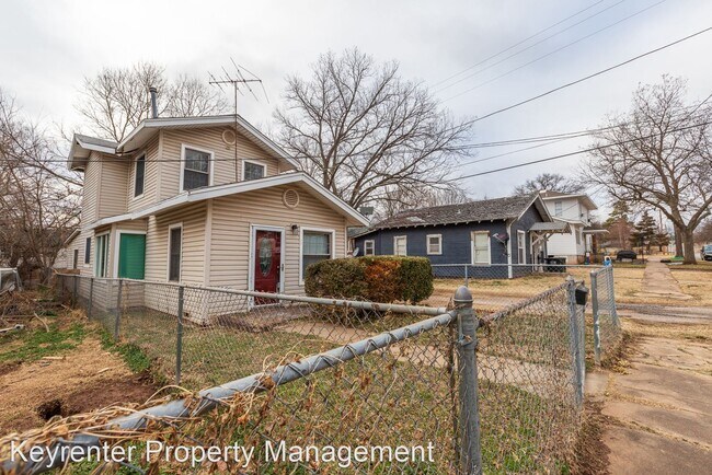 Building Photo - 2 br, 1 bath House - 112 S Pecan St