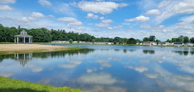 Foto del edificio - 114 Applewood Ln