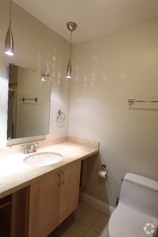 Building Photo - 410 N Civic Dr
