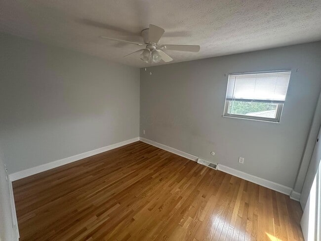 Building Photo - 4871 Dierker Rd