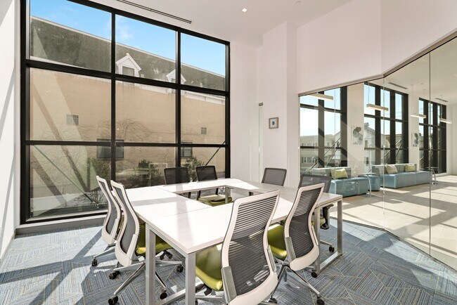 Building Photo - 175 Avenue F