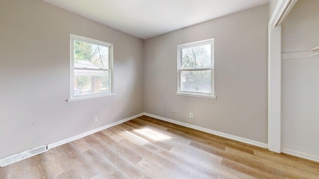 Building Photo - 1694 Manchester Rd