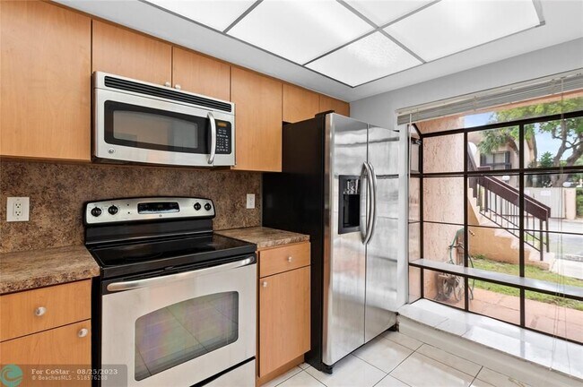 Foto del edificio - 2355 SW 15th St