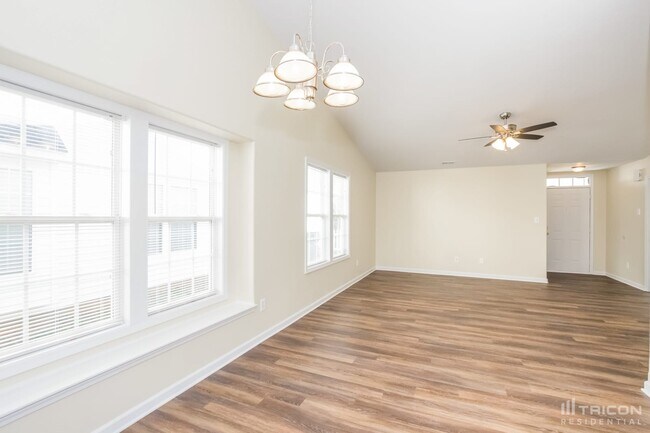 Foto del edificio - 10437 Hugue Way