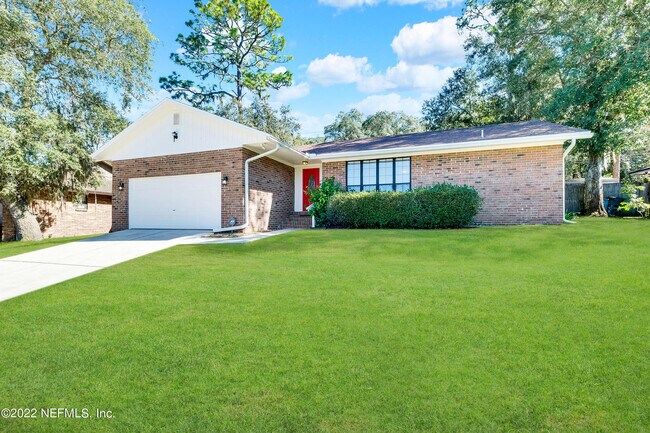 Foto del edificio - 6241 Cranberry Ln W