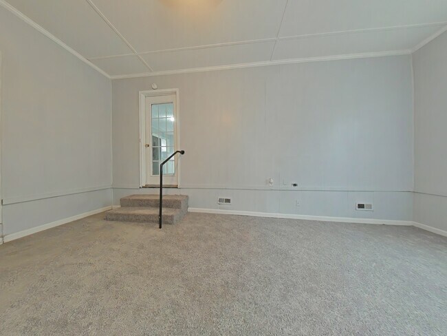 Foto del edificio - 6841 Radial Dr