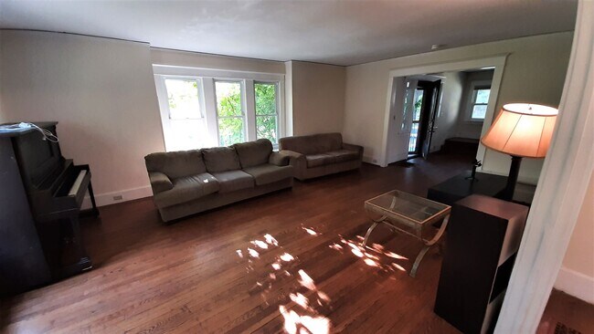 Foto del edificio - 311 Fairmount Ave