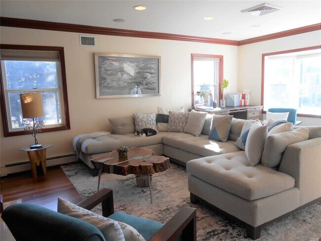Foto del edificio - 4 Shorehaven Ln