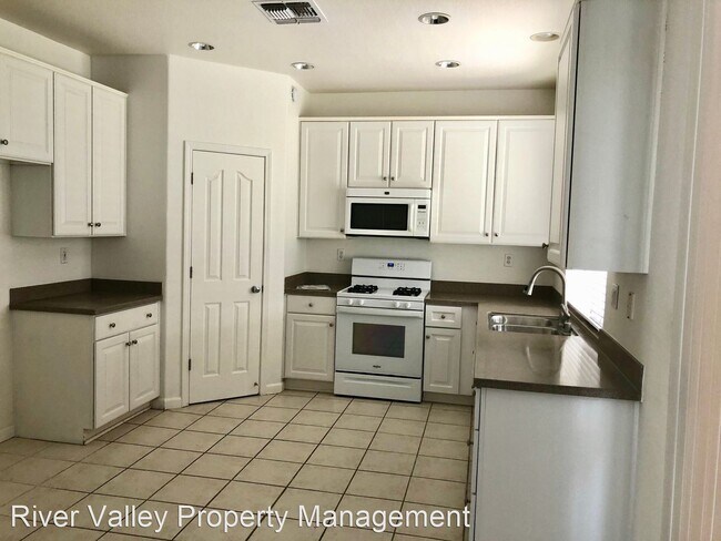 Foto del edificio - 4 br, 2.5 bath House - 2591 Maybrook Drive