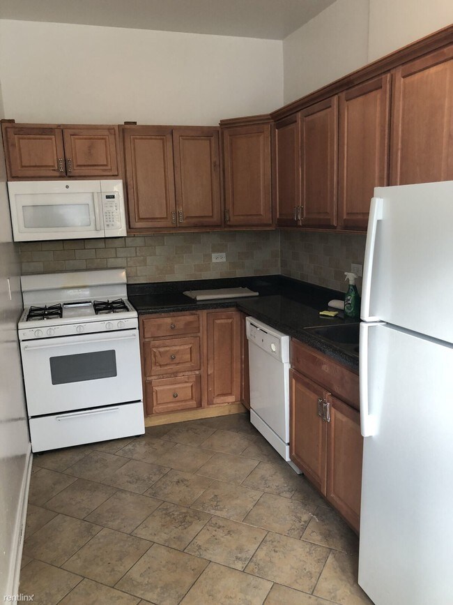 Building Photo - 1 br, 1 bath  - 946 Green Bay Rd