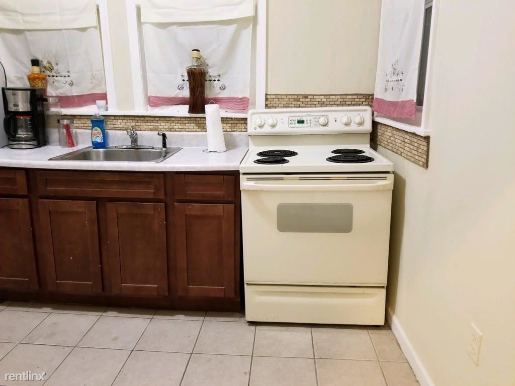 Foto principal - 231 W Tabor Rd