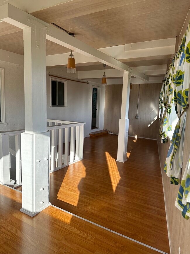 living room - 428 Boynton Ave