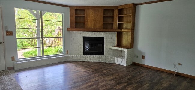 Building Photo - 133 Lafour