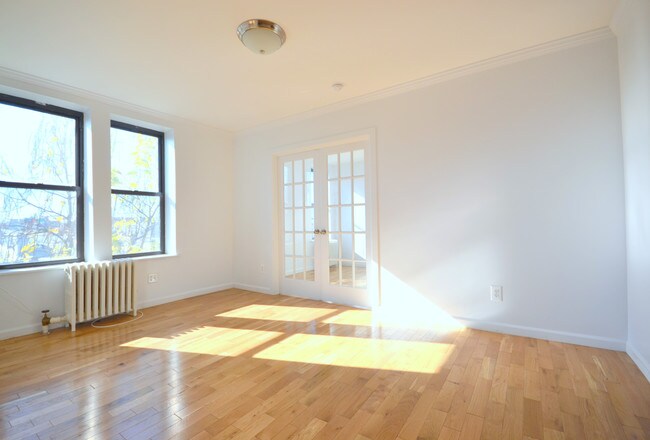 Building Photo - 314 50th St