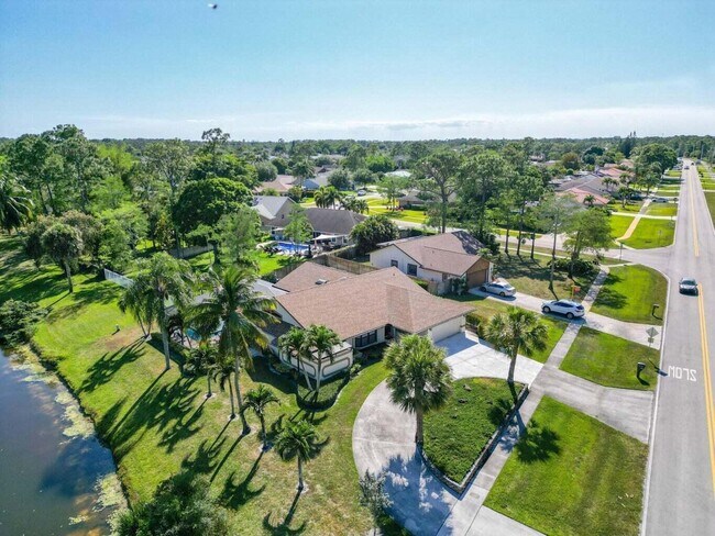 Foto del edificio - 14148 Paddock Dr