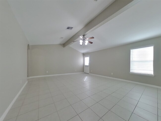 Building Photo - 424 Palomino Stand Dr