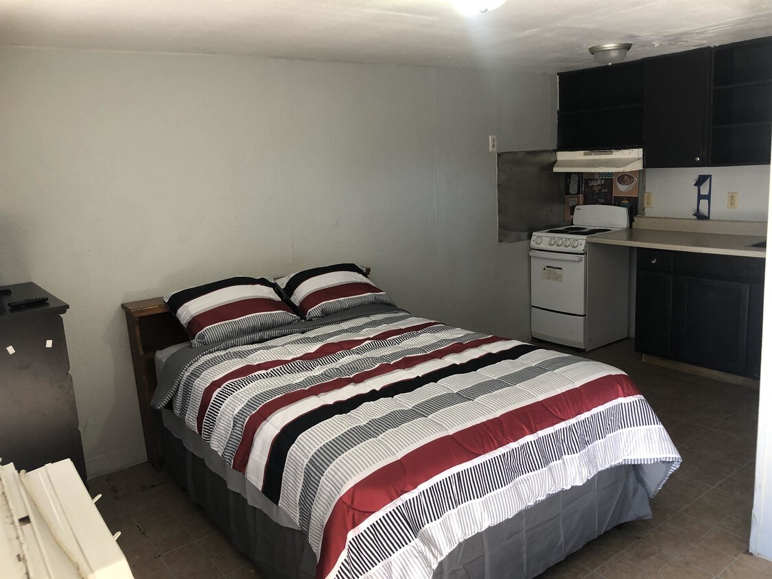 Foto principal - 2641 E Napoleon St