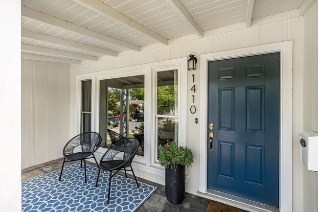 Foto del edificio - Alta Heights Beautifully Renovated Cottage