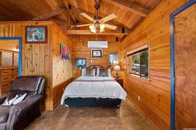 Foto del edificio - 11.7 Private Acres • All Bills Paid • Fully Furnished Option • Hill Country Views • 500 Sq Ft Wor...