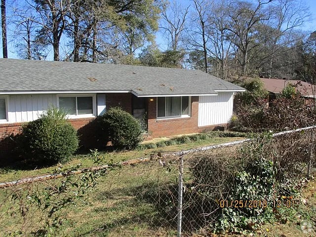 Building Photo - 5129 Seneca Dr