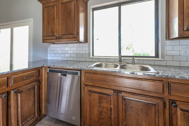 Foto del edificio - 904 Julies Trl