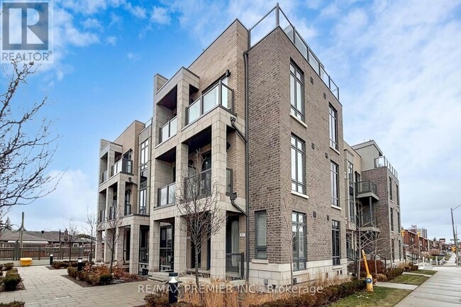 Photo du bâtiment - 721 Lawrence Ave W