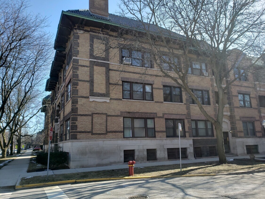 5103 S Ingleside Ave Unit 3, Chicago, IL 60615 Condo for Rent in