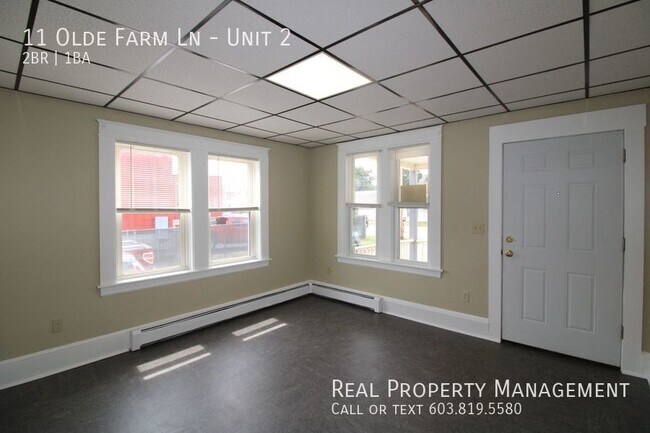 Building Photo - First Floor 2 Bedroom + Office with Heat I...