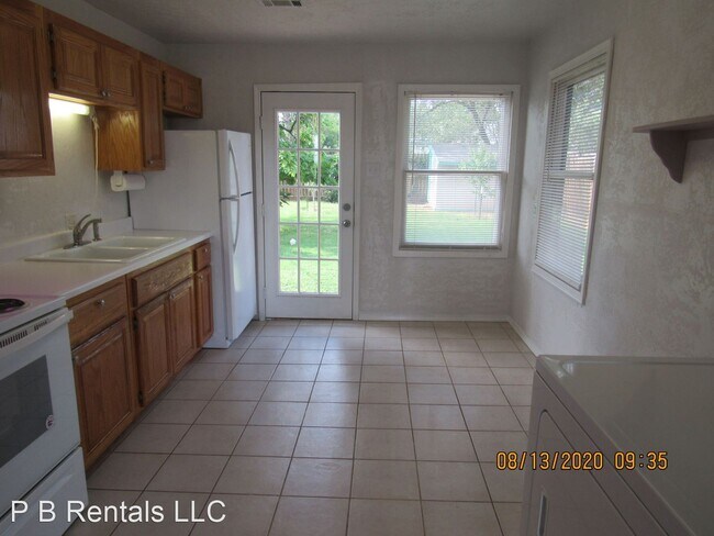 Foto del edificio - 3 br, 1.5 bath House - 2608 SW Cornell Avenue