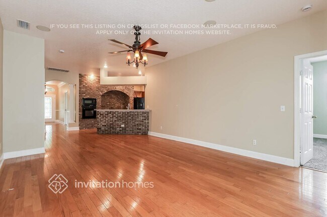 Foto del edificio - 6303 Bridgecrest Dr