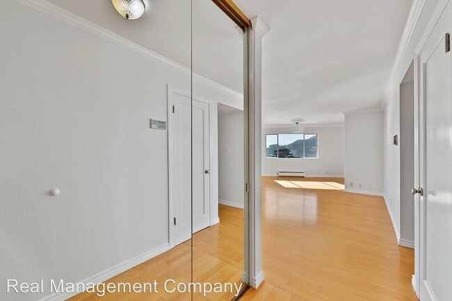 Building Photo - 2 br, 2 bath Apartment - 455 Upper Terrace #4