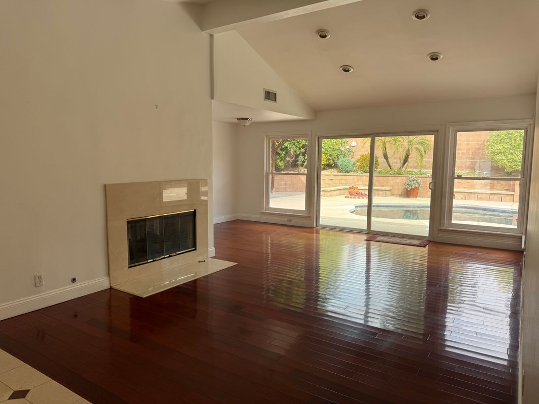 Foto del edificio - 10116 Viking Ave