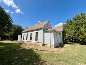 Building Photo - 100 First St