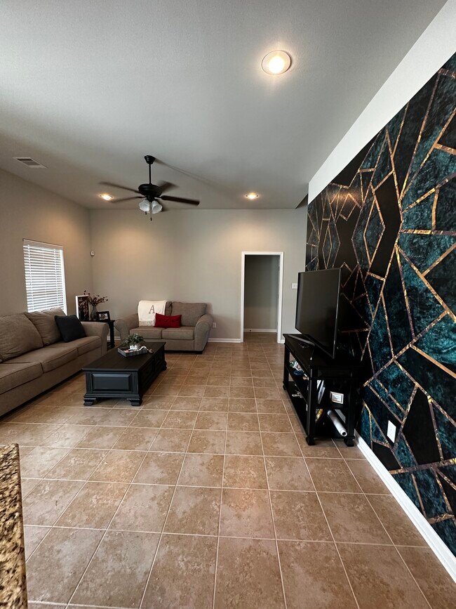 Living Room - 110 Saint Bruno St