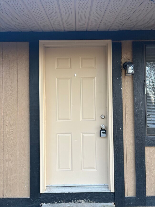 Foto del edificio - 310 S Pike St