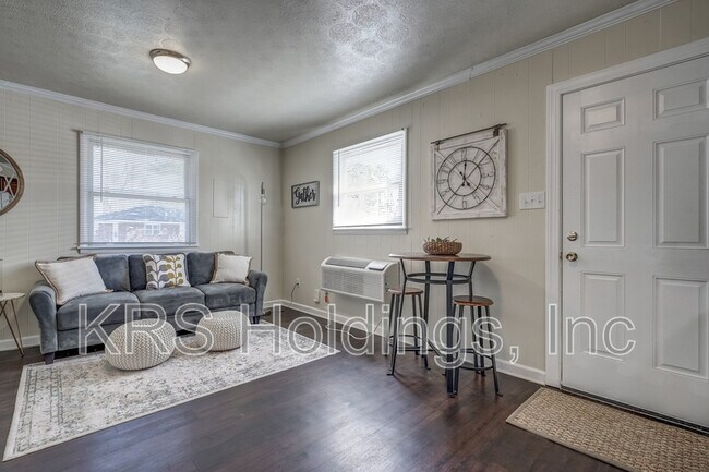 Foto del edificio - 3147 Parkdale Rd