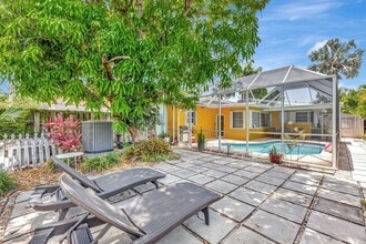 Building Photo - 1246 Johnson St