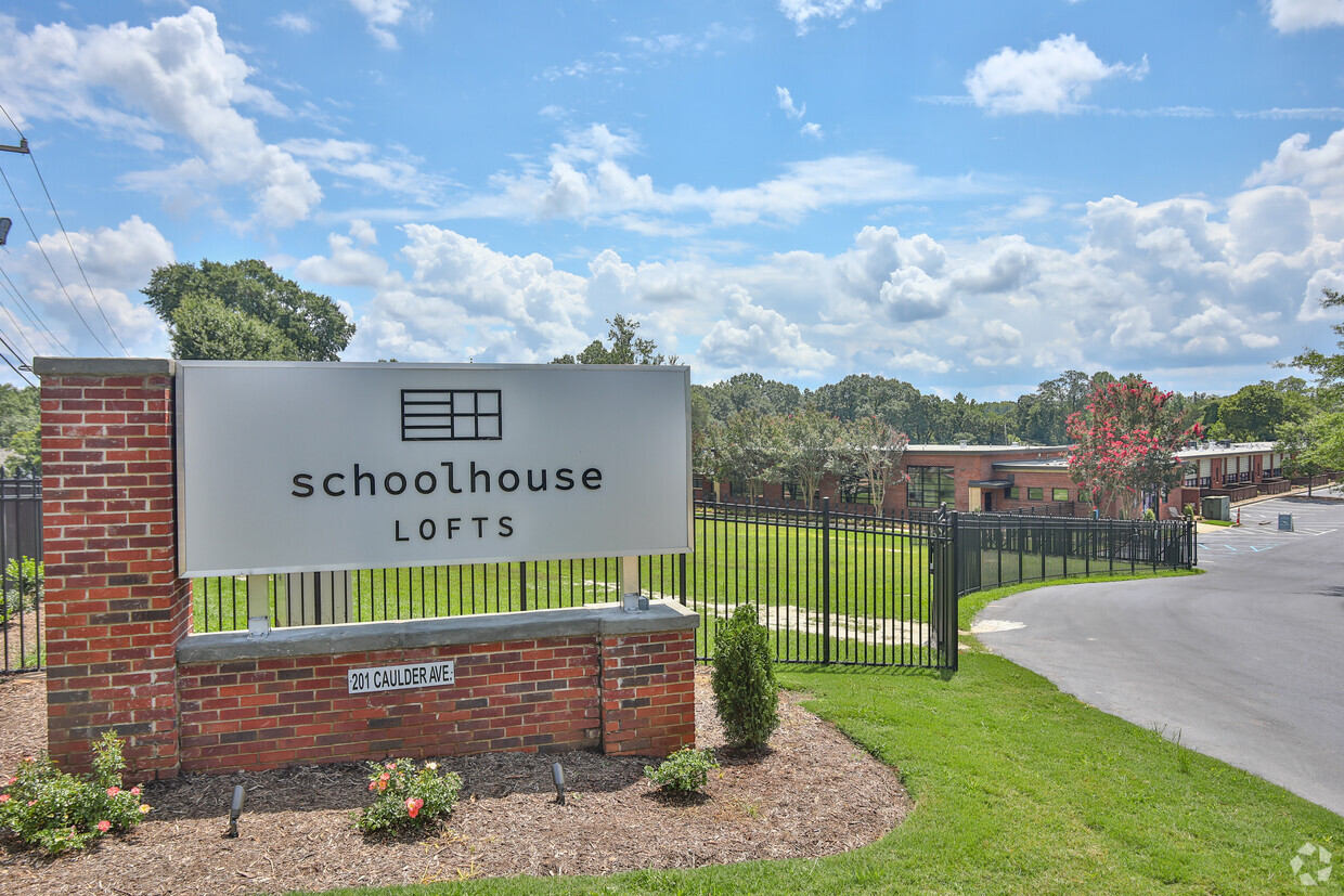 Primary Photo - Schoolhouse Lofts