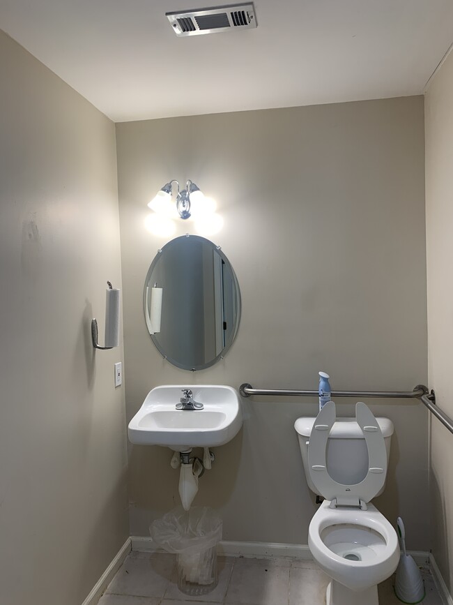 Foto del edificio - 3717 Chamblee Dunwoody Rd