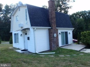 Building Photo - 2022 Brown Rd