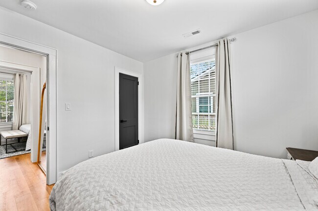 Photo - 2215 Cambridge Ave House