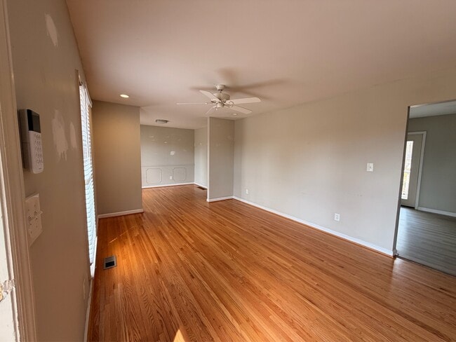 Foto del edificio - 1092 Sherbrooke Dr