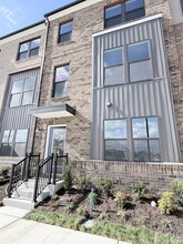 Building Photo - 9454 Belladdie Way