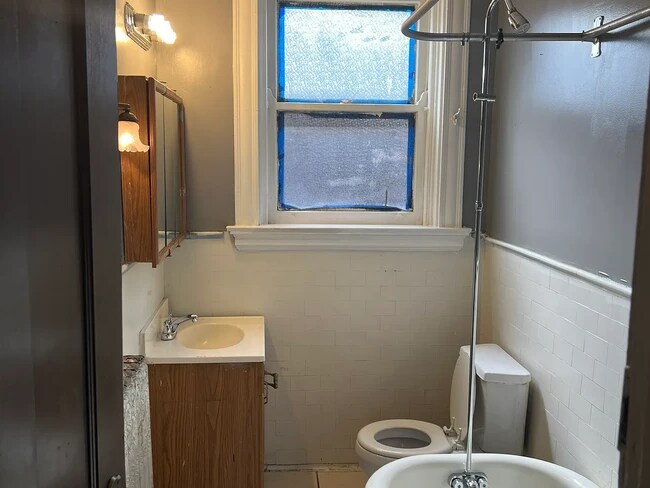 Foto del edificio - 857 Blair Ave