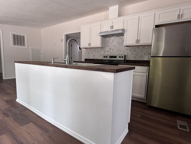 Foto del edificio - 2916 Guava Ct