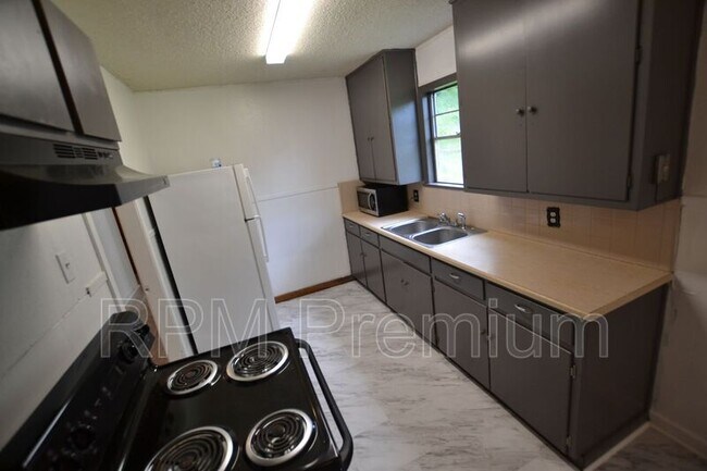 Building Photo - 6866 Autumn Ave