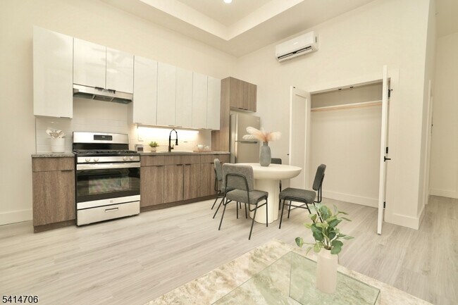 Foto del edificio - 536 Central Ave